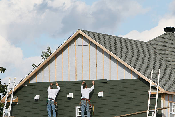 Professional Siding Repair technician working in Waverly, OH